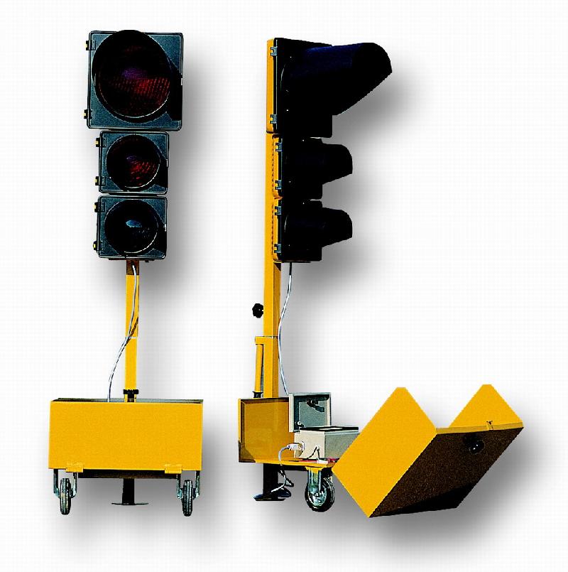 IMPIANTO SEMAFORICO A LED PZ.2